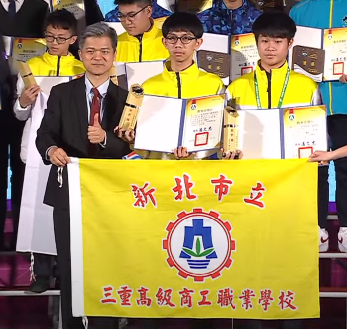 112學年度全國高級中等學校工業類學生技藝競賽 機器人 金手第4名